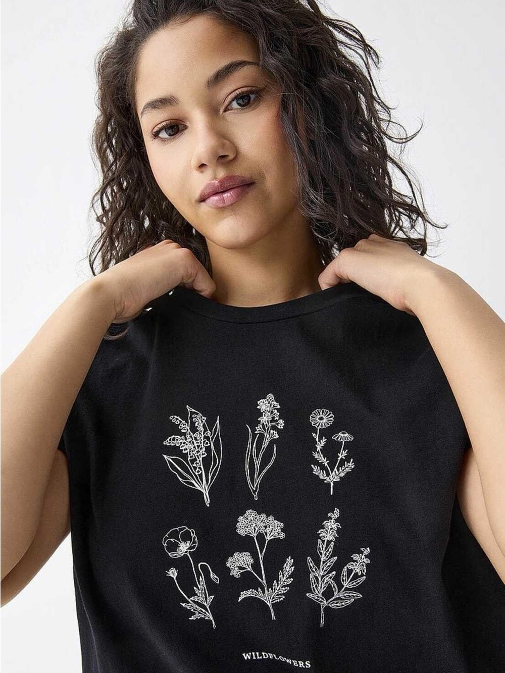 twik Black Short-Sleeve Tee with White Wildflower Graphic